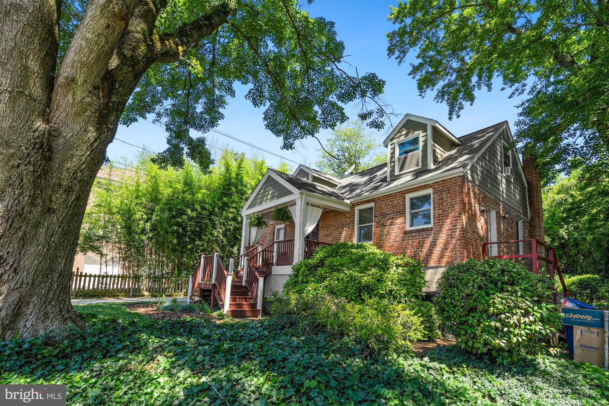 6522 Cedar Lane Falls Church, VA 22042 - Photo 2 of 32