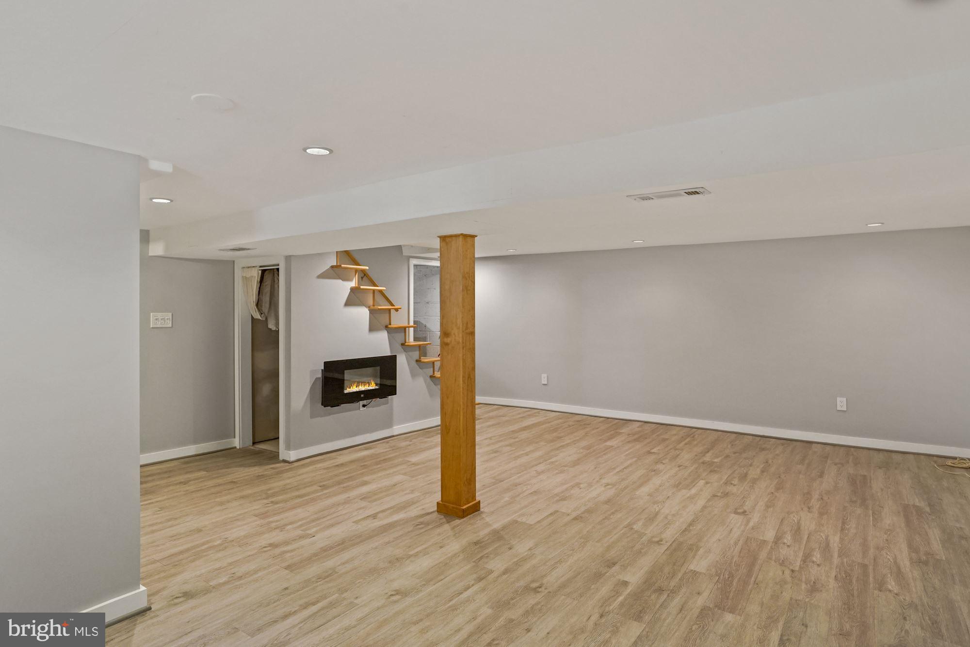 6522 Cedar Lane Falls Church, VA 22042 - Photo 26 of 32