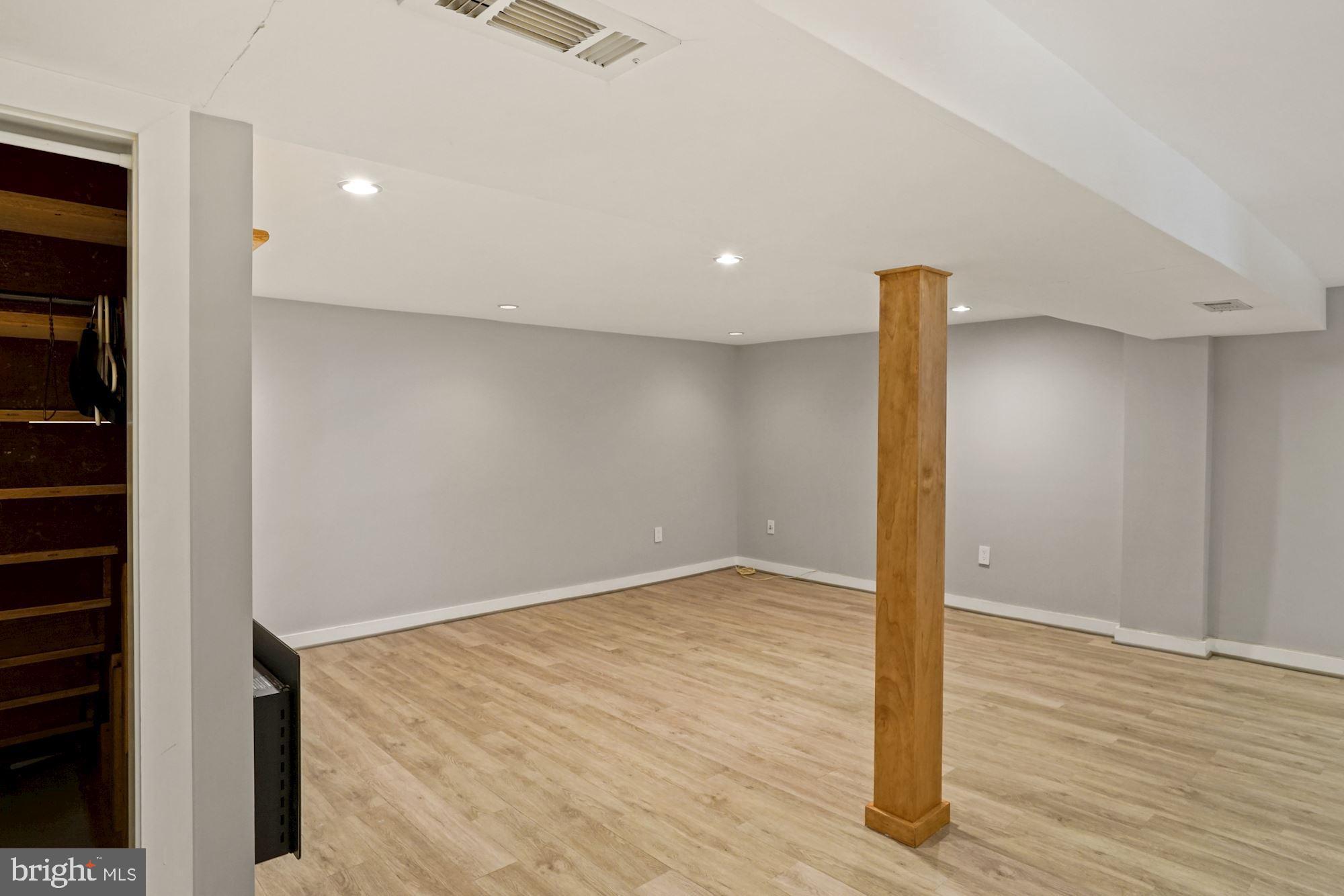 6522 Cedar Lane Falls Church, VA 22042 - Photo 27 of 32