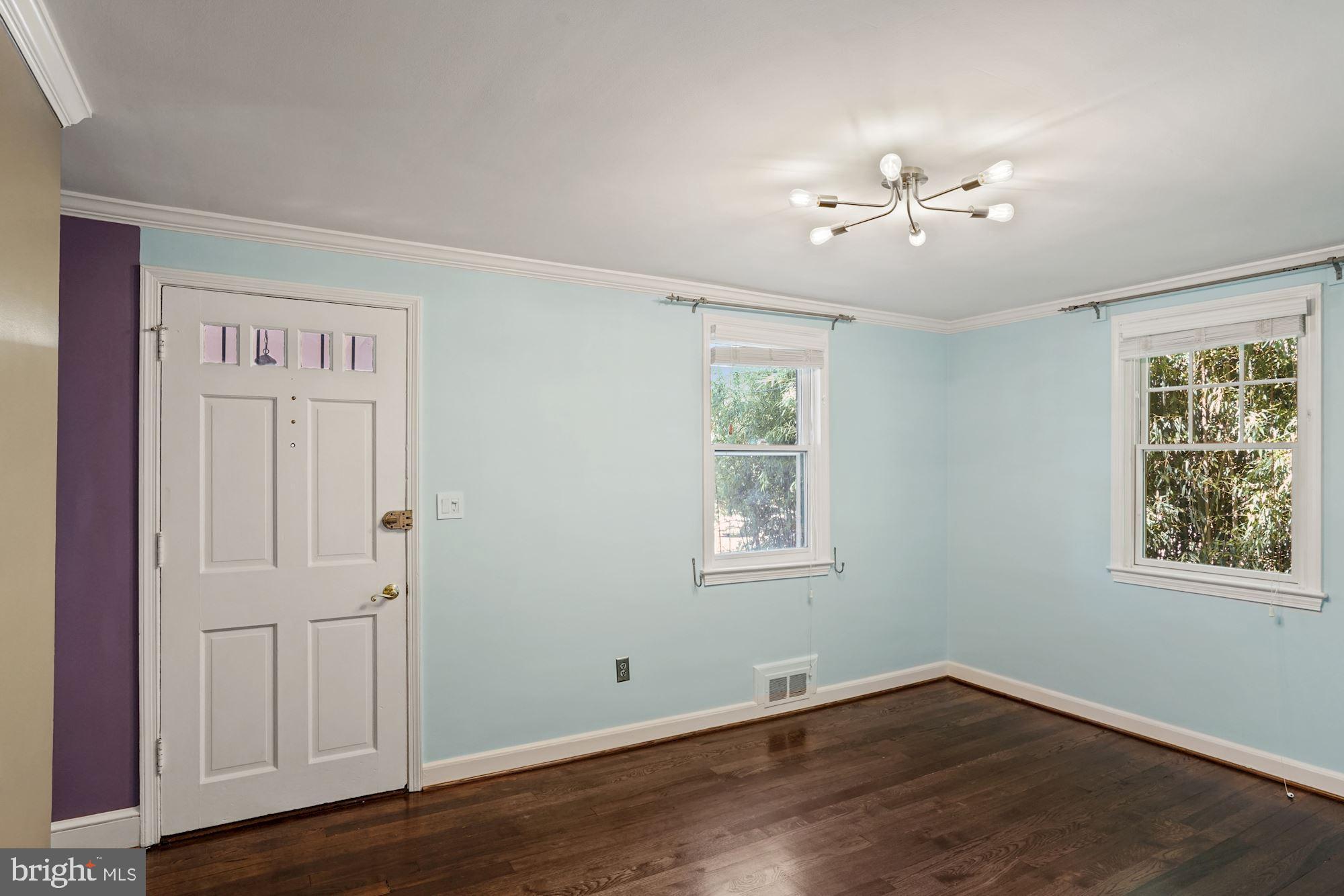 6522 Cedar Lane Falls Church, VA 22042 - Photo 4 of 32