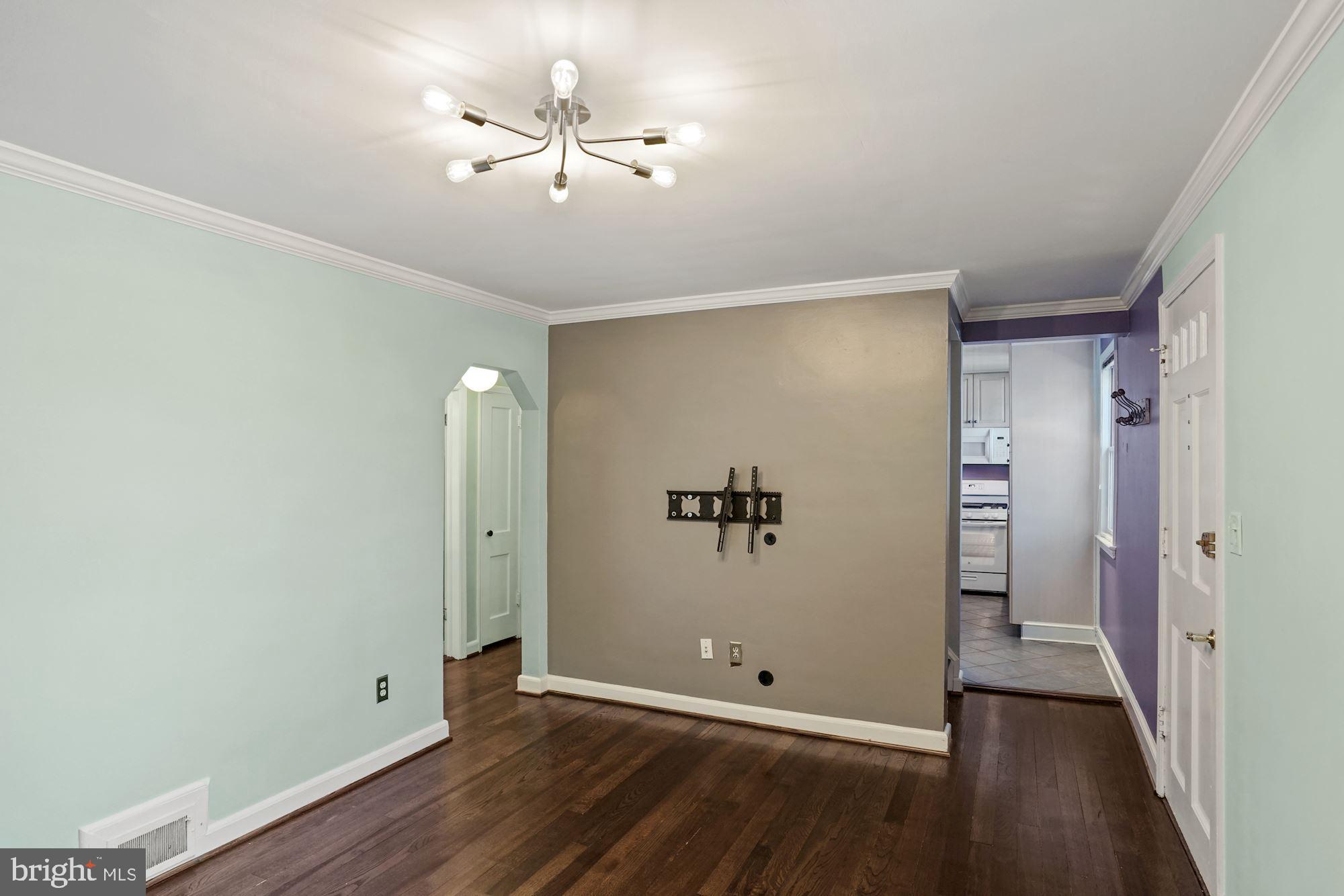 6522 Cedar Lane Falls Church, VA 22042 - Photo 6 of 32