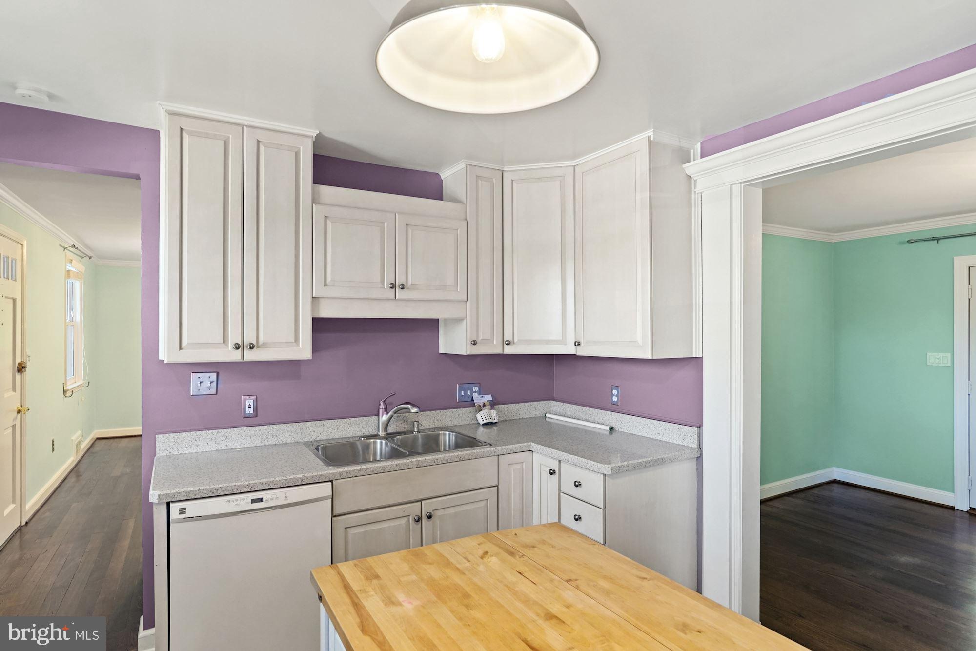 6522 Cedar Lane Falls Church, VA 22042 - Photo 7 of 32