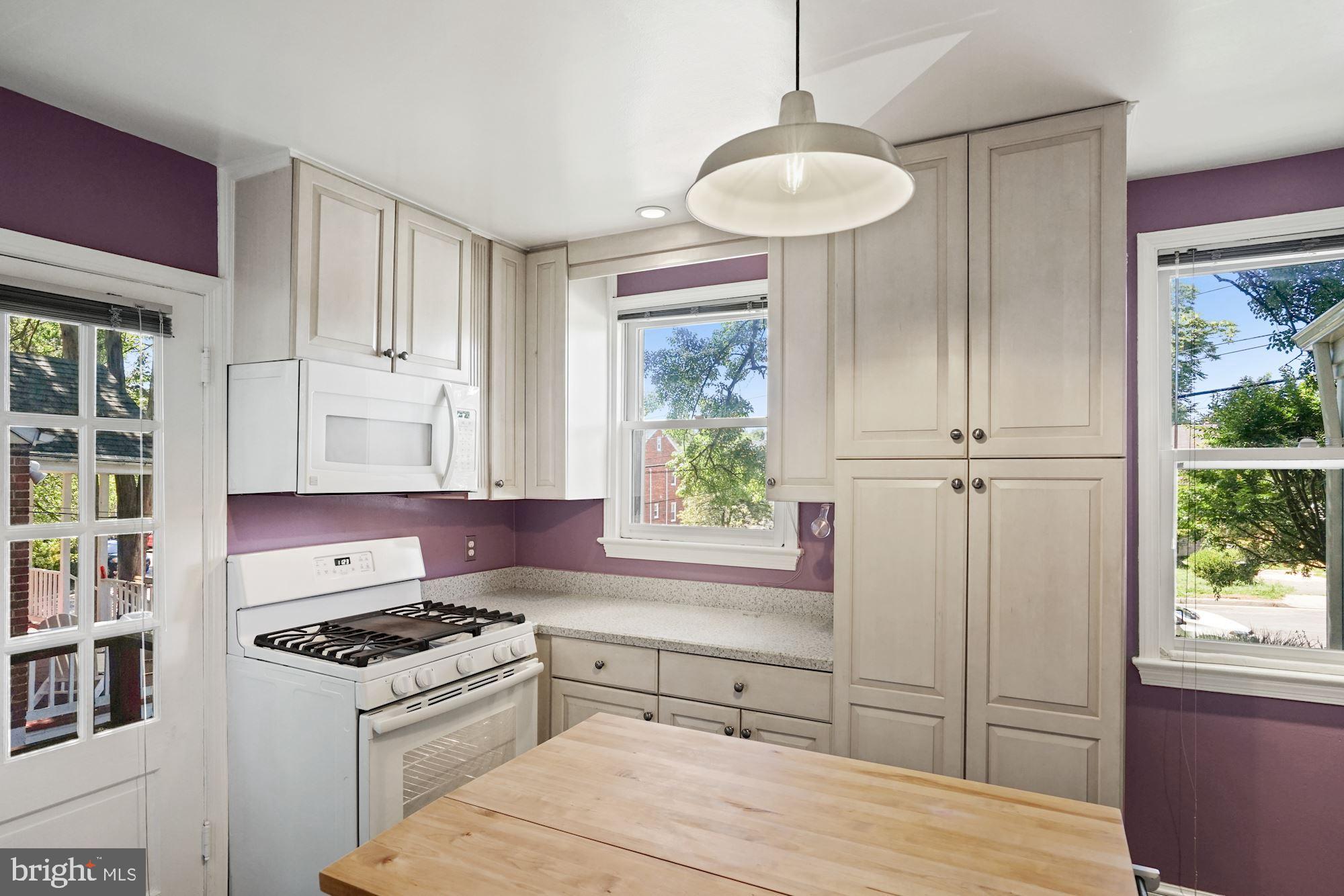 6522 Cedar Lane Falls Church, VA 22042 - Photo 9 of 32