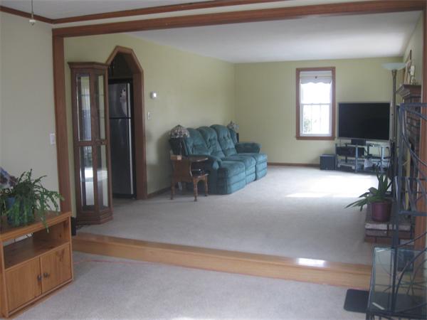 177 Lexington Road Dracut, MA 01826 - Photo 4 of 17 Gallery Image 4
