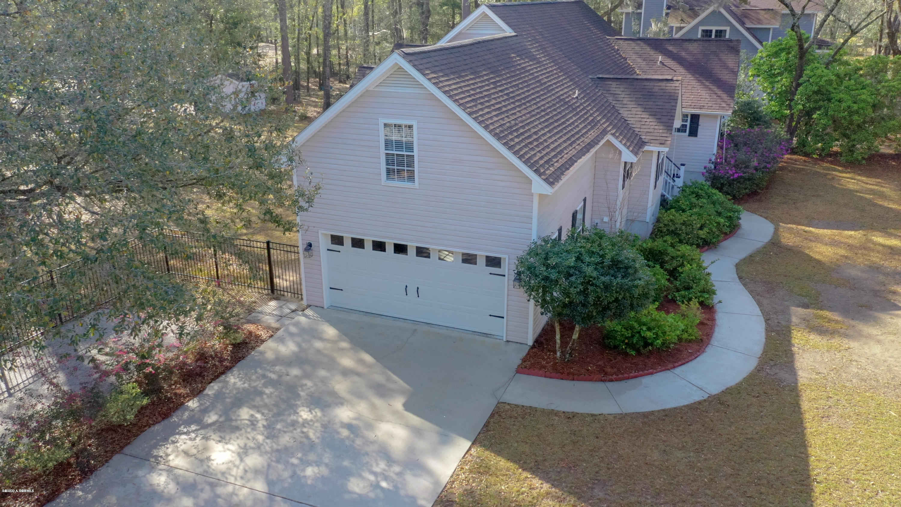 38 Walling Grove Road Beaufort, SC 29907 - Photo 4 of 29 NEW.Outdoor_Driveway