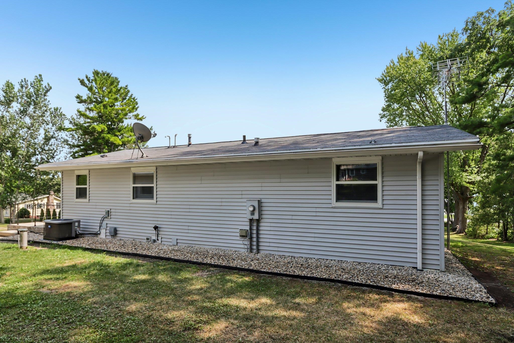 W11435 County Aw Randolph, WI 53956 - Photo 52 of 68 Gallery Image 52