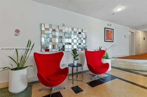 $2,100 | 1300 Pennsylvania Avenue, Unit 204, Miami Beach, FL 33139