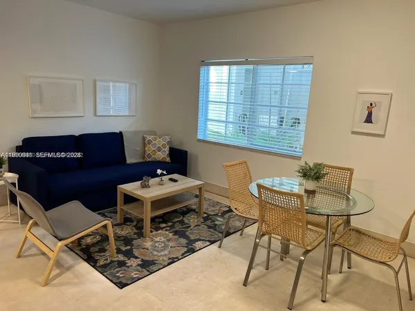 $2,100 | 1300 Pennsylvania Avenue, Unit 204, Miami Beach, FL 33139