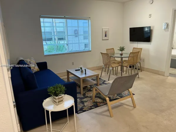 $2,100 | 1300 Pennsylvania Avenue, Unit 204, Miami Beach, FL 33139