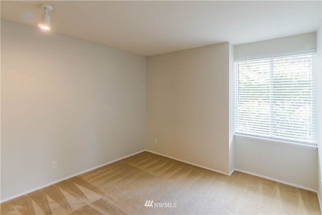 $570,000 | 15331 75th Avenue Northeast, Kenmore, WA 98028