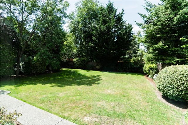 $570,000 | 15331 75th Avenue Northeast, Kenmore, WA 98028