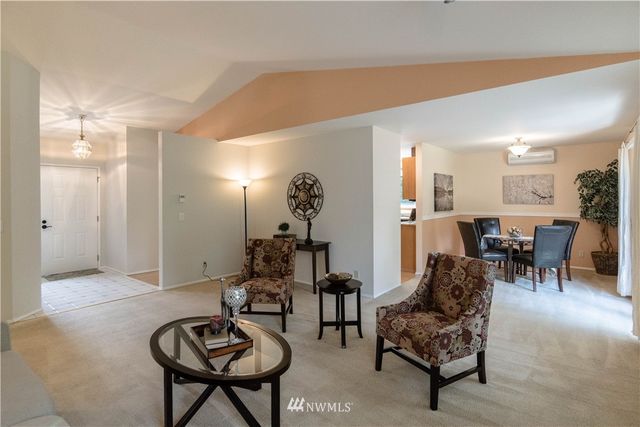 $570,000 | 15331 75th Avenue Northeast, Kenmore, WA 98028