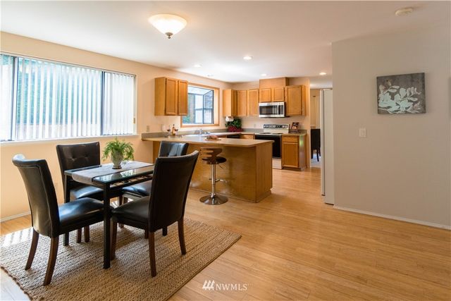 $570,000 | 15331 75th Avenue Northeast, Kenmore, WA 98028