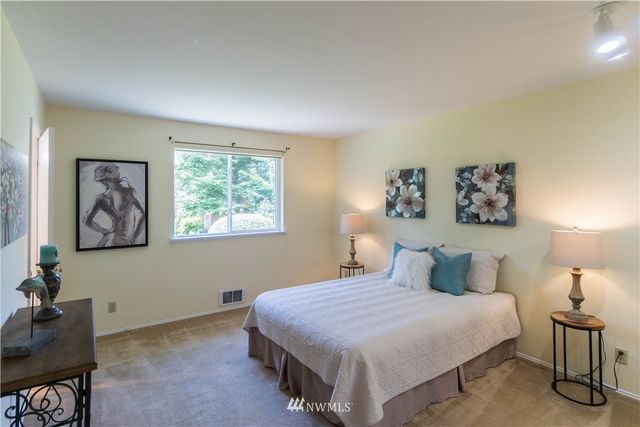 $570,000 | 15331 75th Avenue Northeast, Kenmore, WA 98028