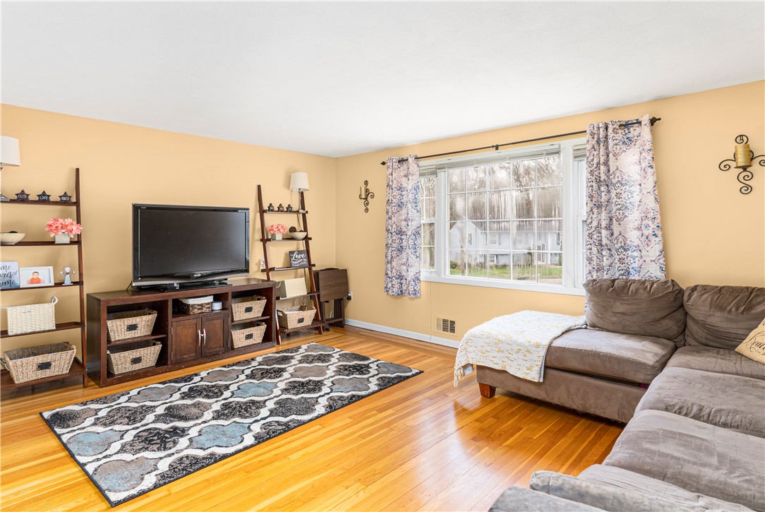 58 Welch Road Warwick, RI 02889 - Photo 3 of 33 Living Room