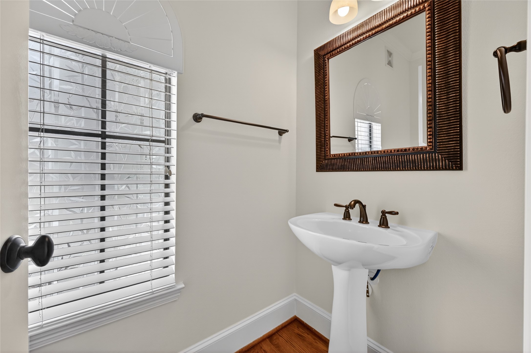 5305 Lillian Street, Unit B Houston, TX 77007 - Photo 14 of 32 Powder room for guest on 2nd floor