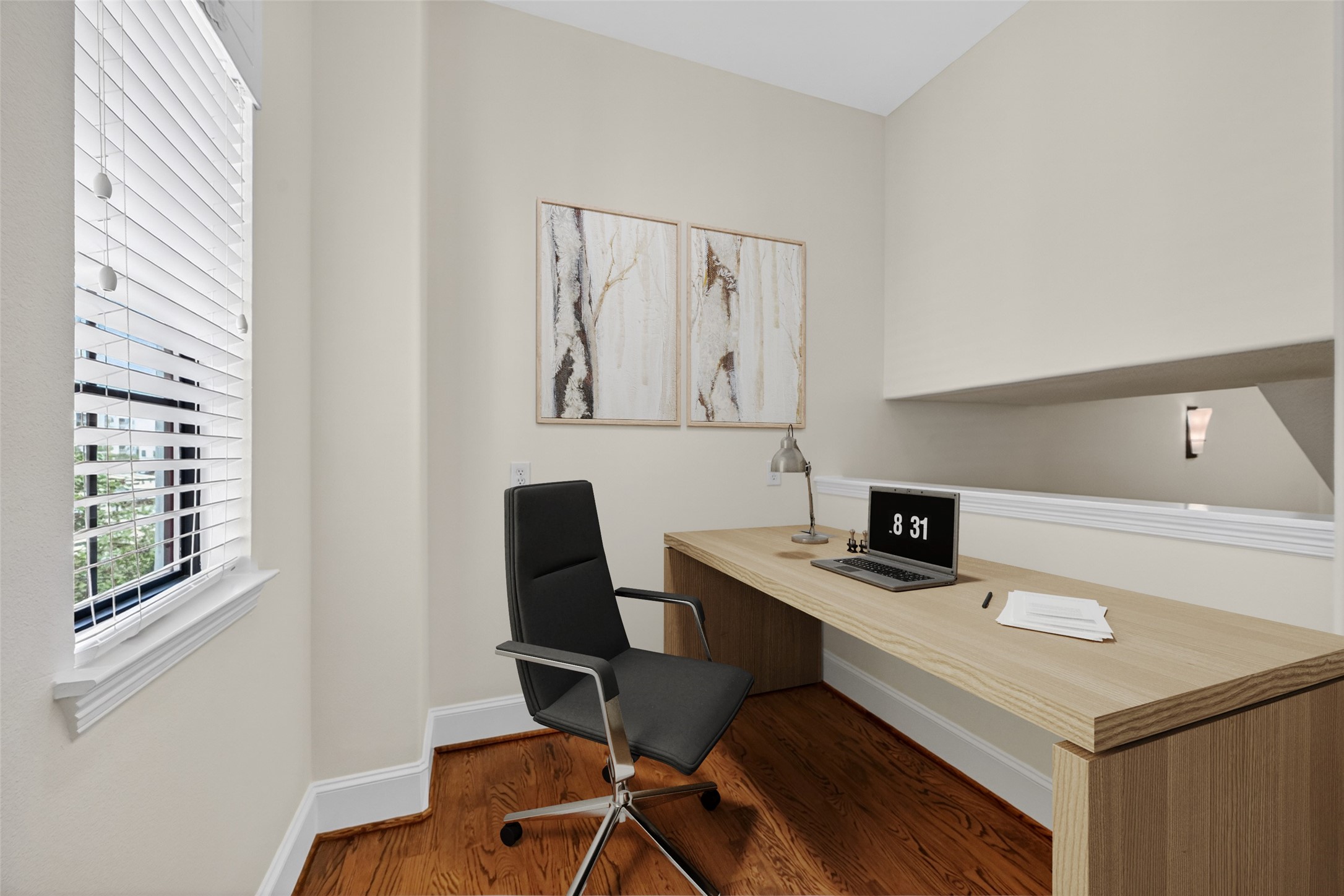 5305 Lillian Street, Unit B Houston, TX 77007 - Photo 17 of 32 Photo is virtually staged.