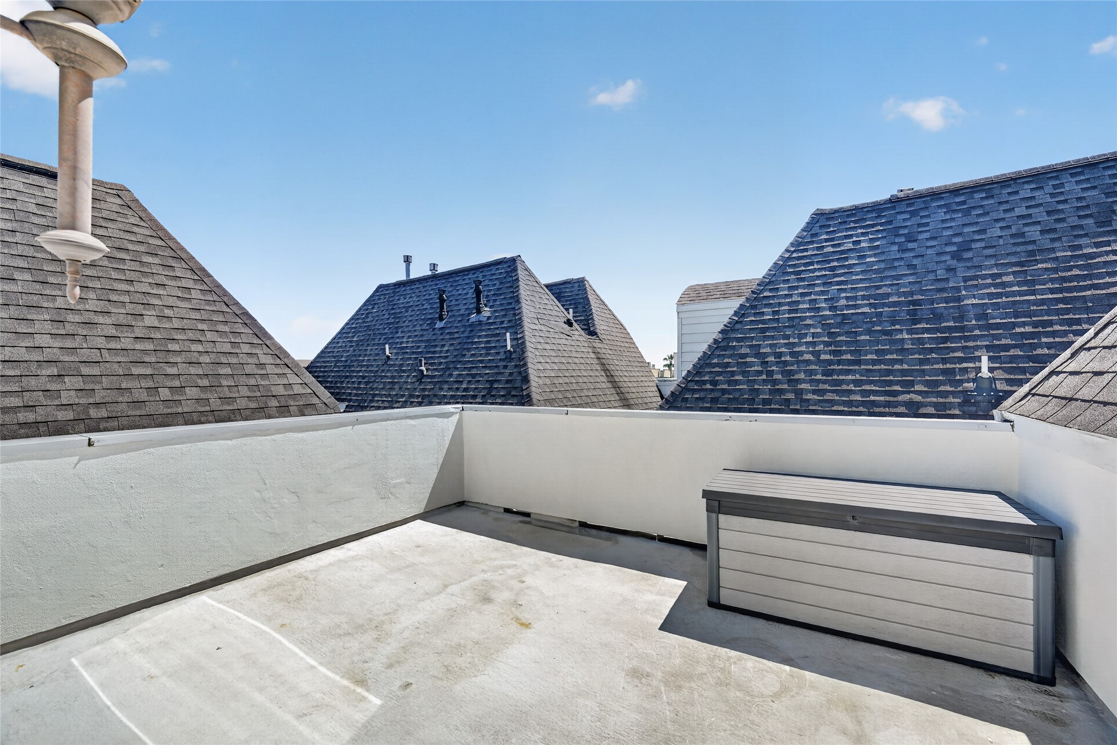 5305 Lillian Street, Unit B Houston, TX 77007 - Photo 28 of 32 Private roof top terrace