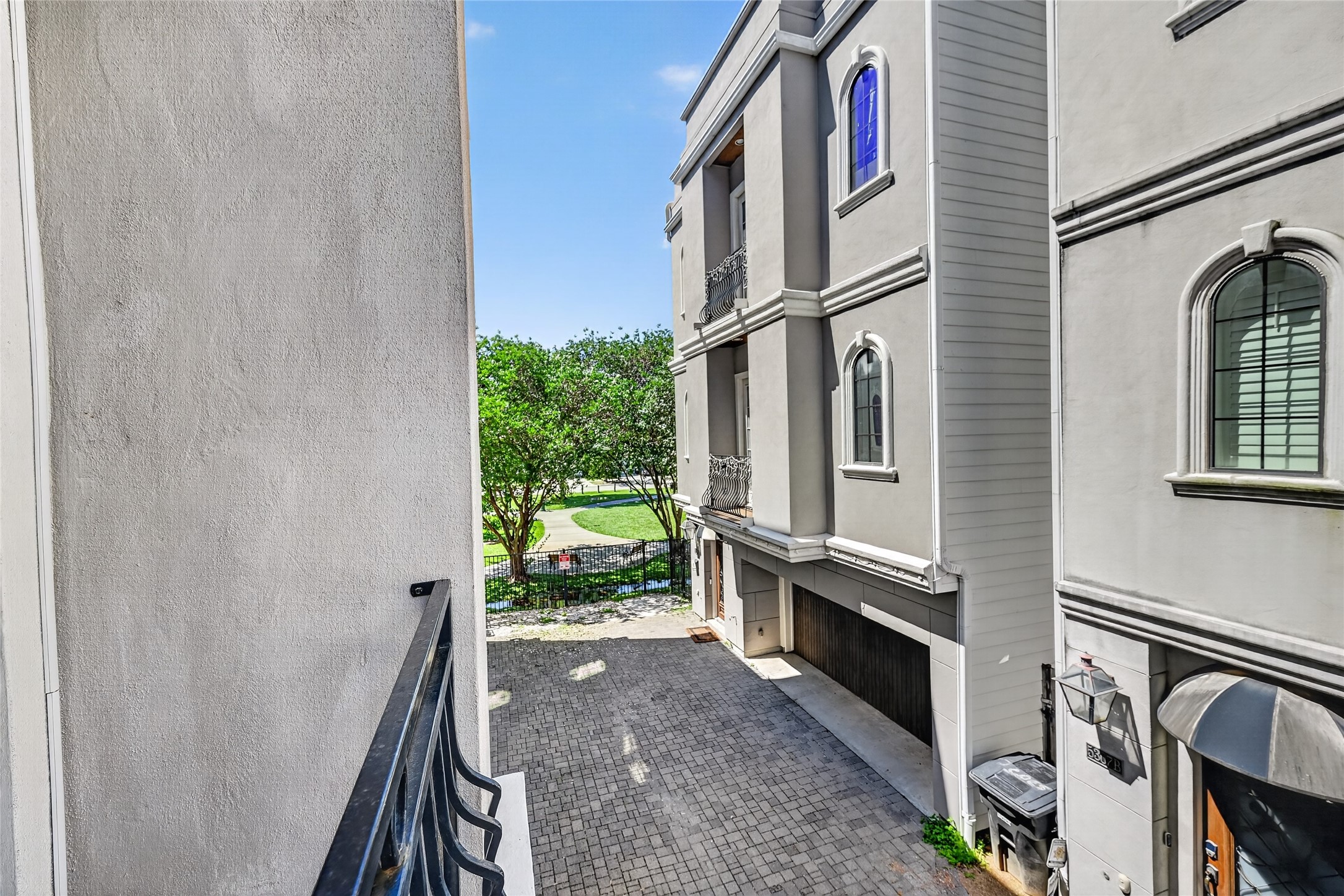 5305 Lillian Street, Unit B Houston, TX 77007 - Photo 30 of 32 View of neighborhood park from unit.