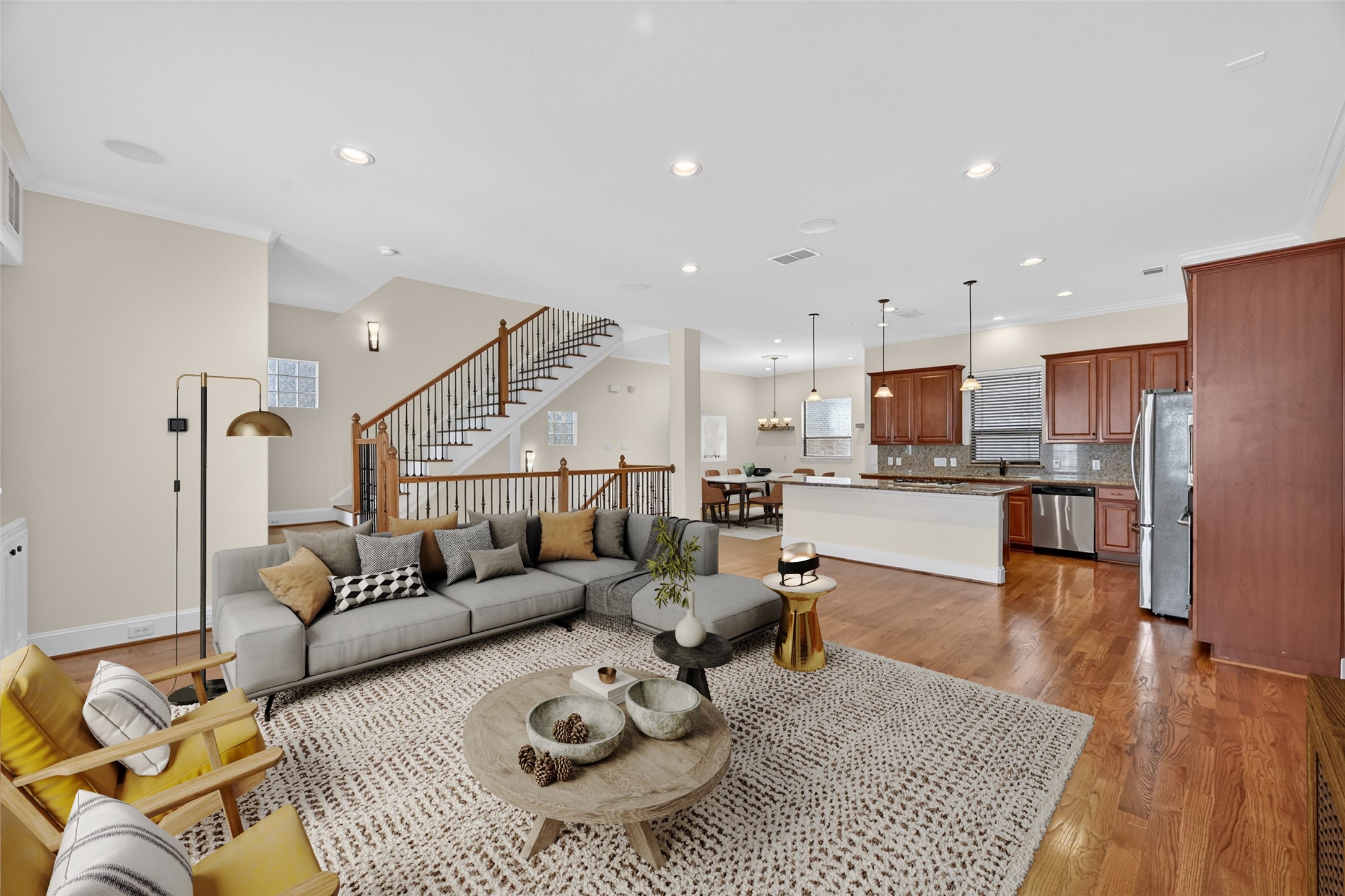 5305 Lillian Street, Unit B Houston, TX 77007 - Photo 10 of 32 Photo is virtually staged.
