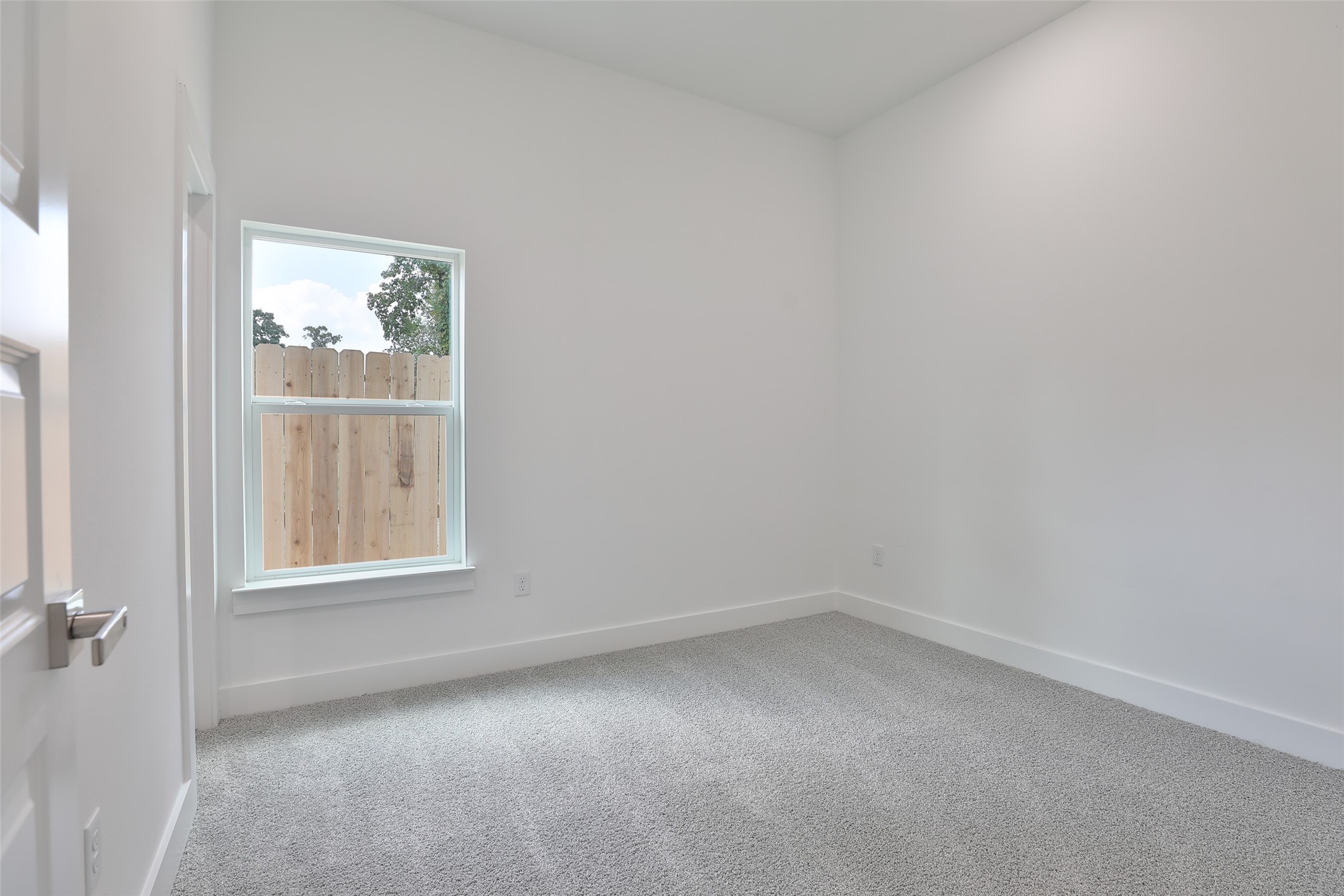 8109 Cabot Street, Unit A/B Houston, TX 77078 - Photo 19 of 33 an empty room with a window