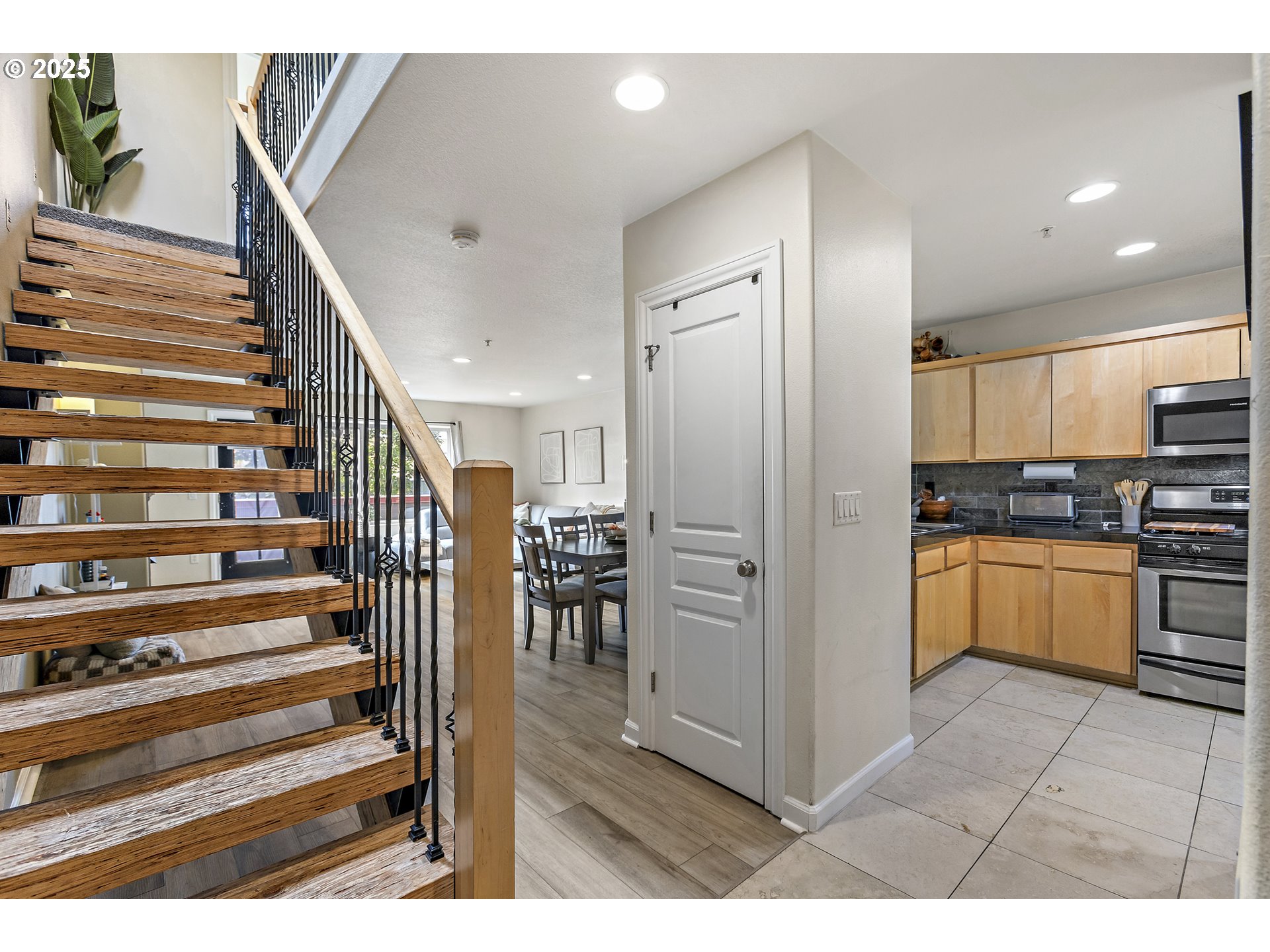 17040 Southwest Whitley Way, Unit 201 Beaverton, OR 97006 - Photo 6 of 45