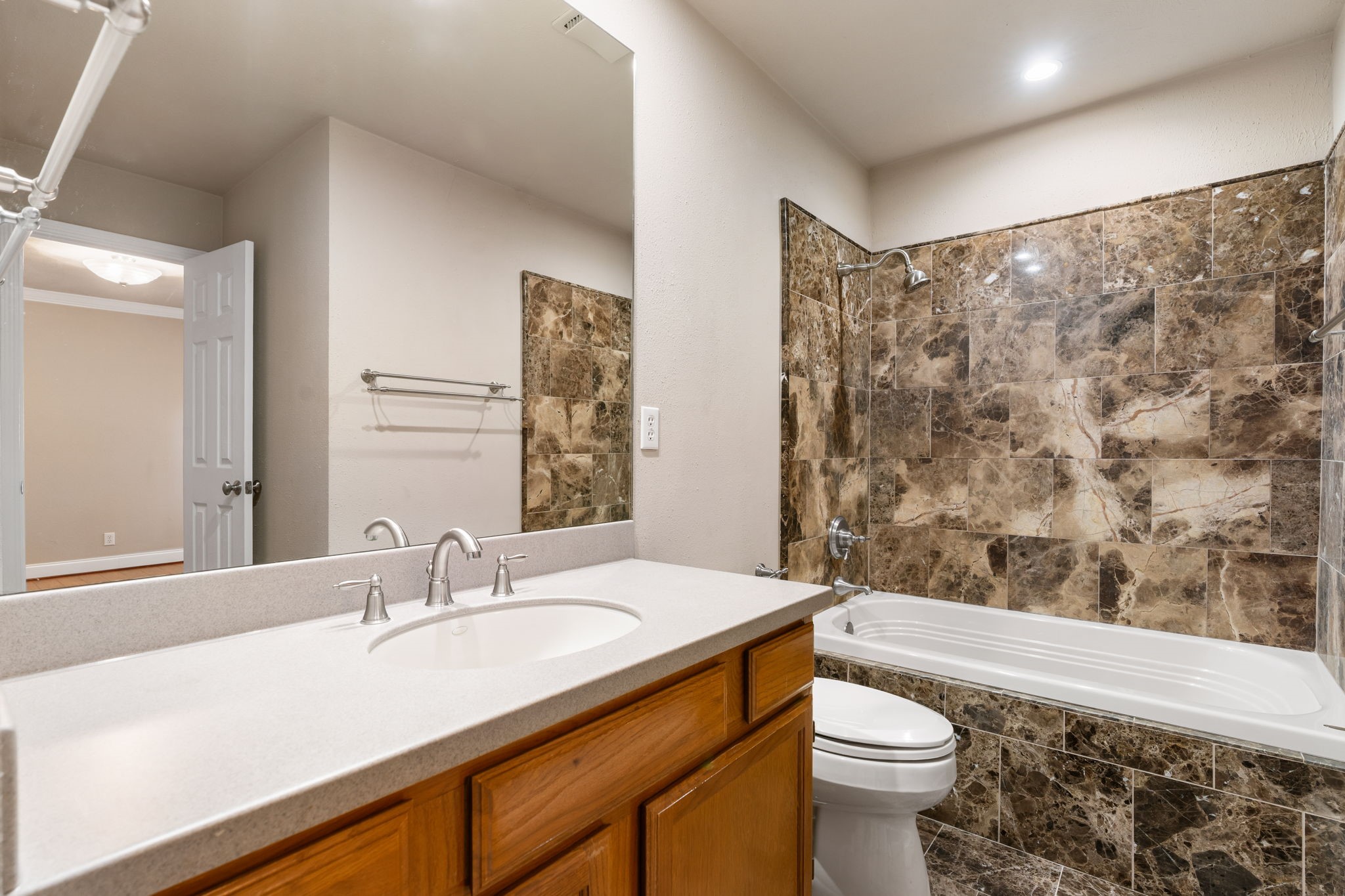 204 Lakeview Terrace, Unit G Conroe, TX 77356 - Photo 23 of 26