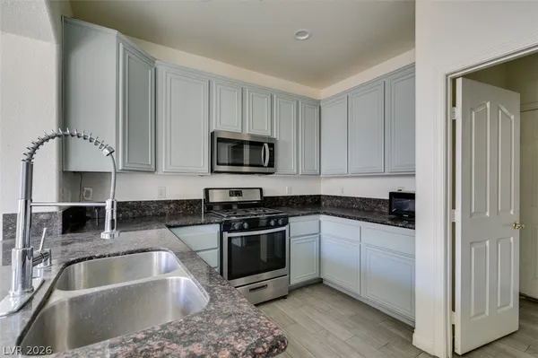 $1,900 | 972 Paisley Street, Las Vegas, NV 89145