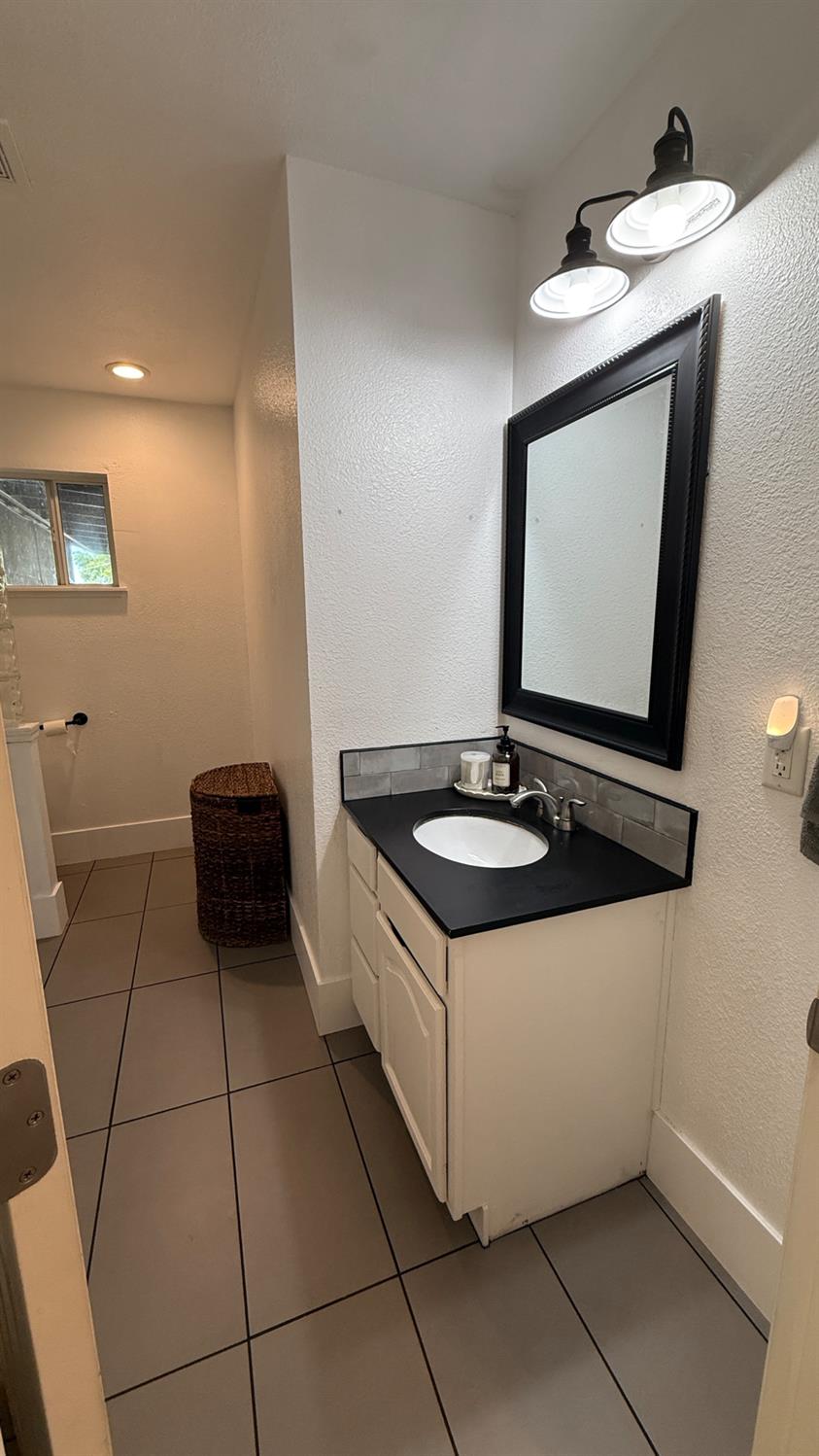 2041 Wally Court Modesto, CA 95350 - Photo 10 of 20