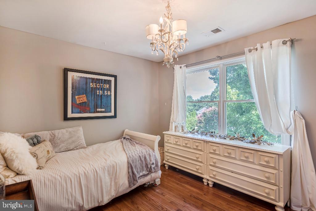 1307 Murray Downs Way Reston, VA 20194 - Photo 12 of 15