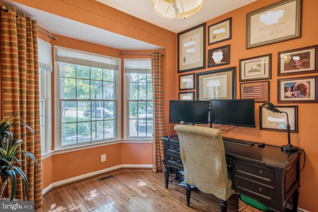 1307 Murray Downs Way Reston, VA 20194 - Photo 5 of 15