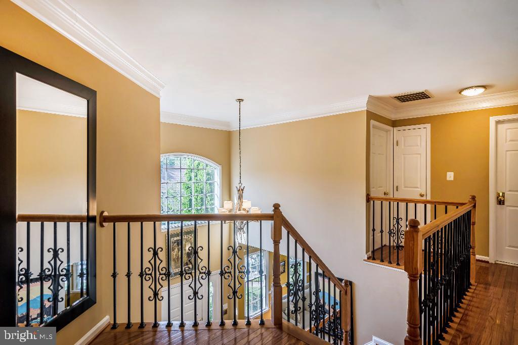 1307 Murray Downs Way Reston, VA 20194 - Photo 8 of 15