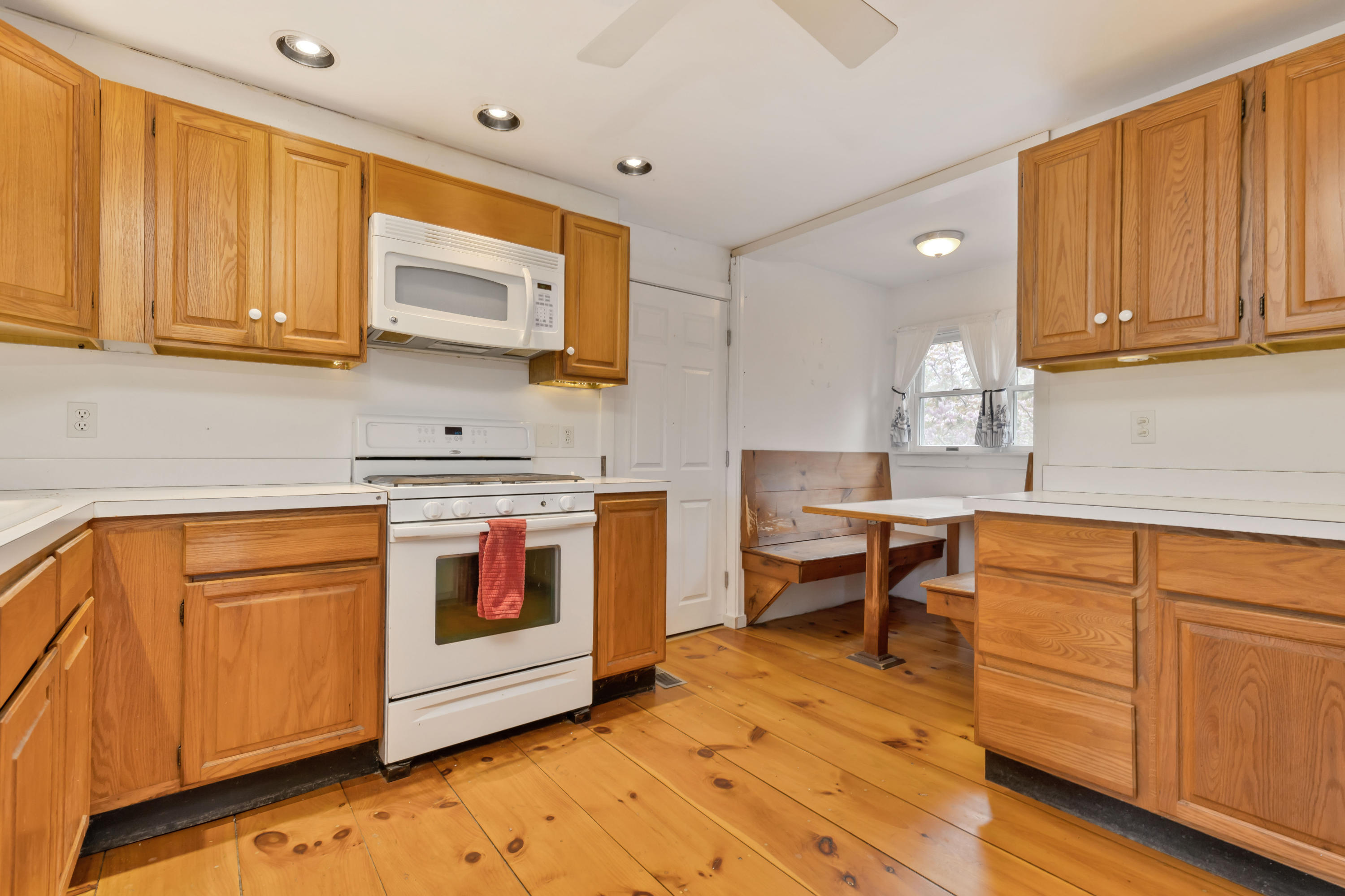 69 South Orleans Road Orleans, MA 02653 - Photo 15 of 27 69SouLR-12