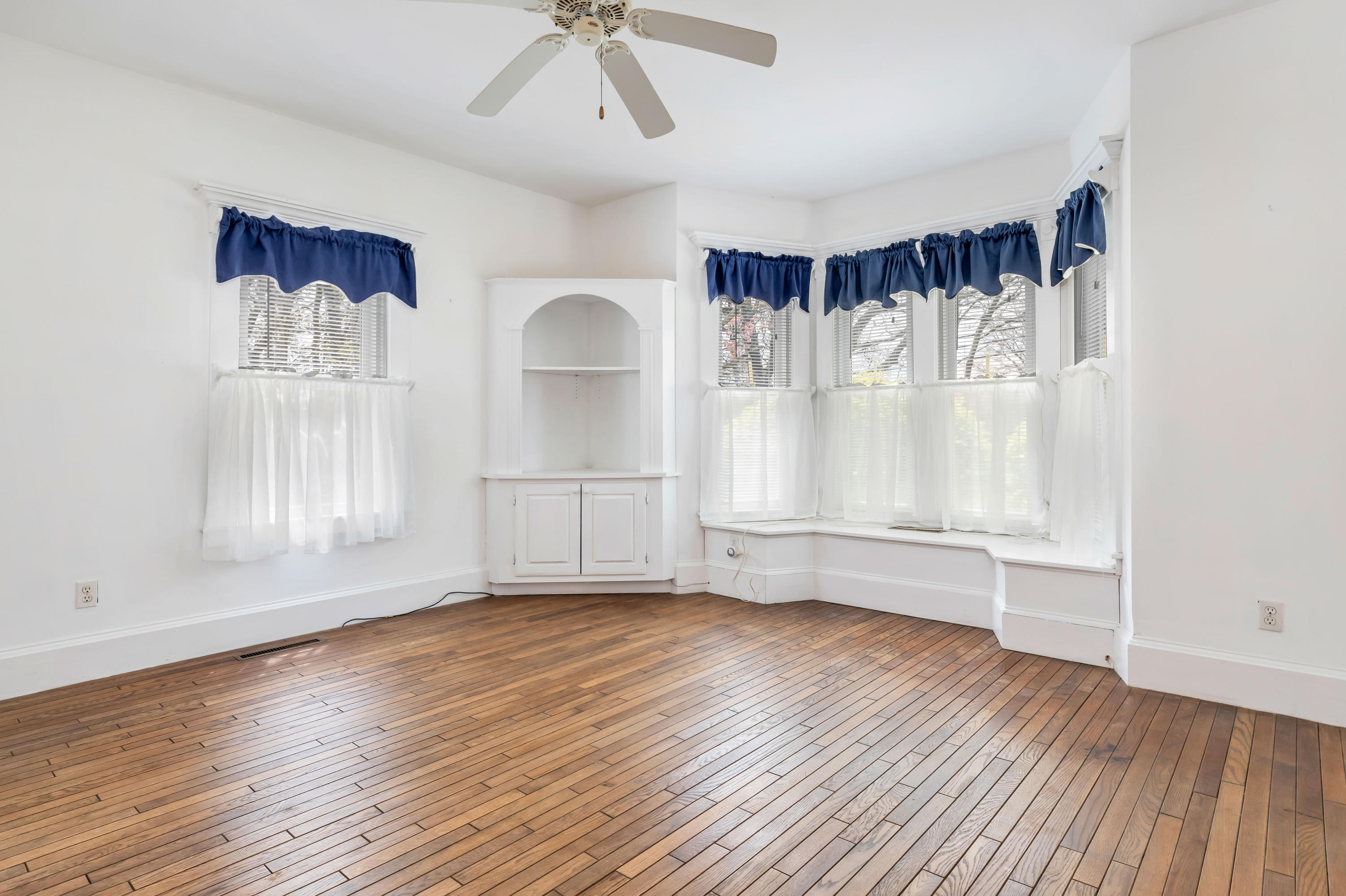 69 South Orleans Road Orleans, MA 02653 - Photo 6 of 27 69SouLR-5