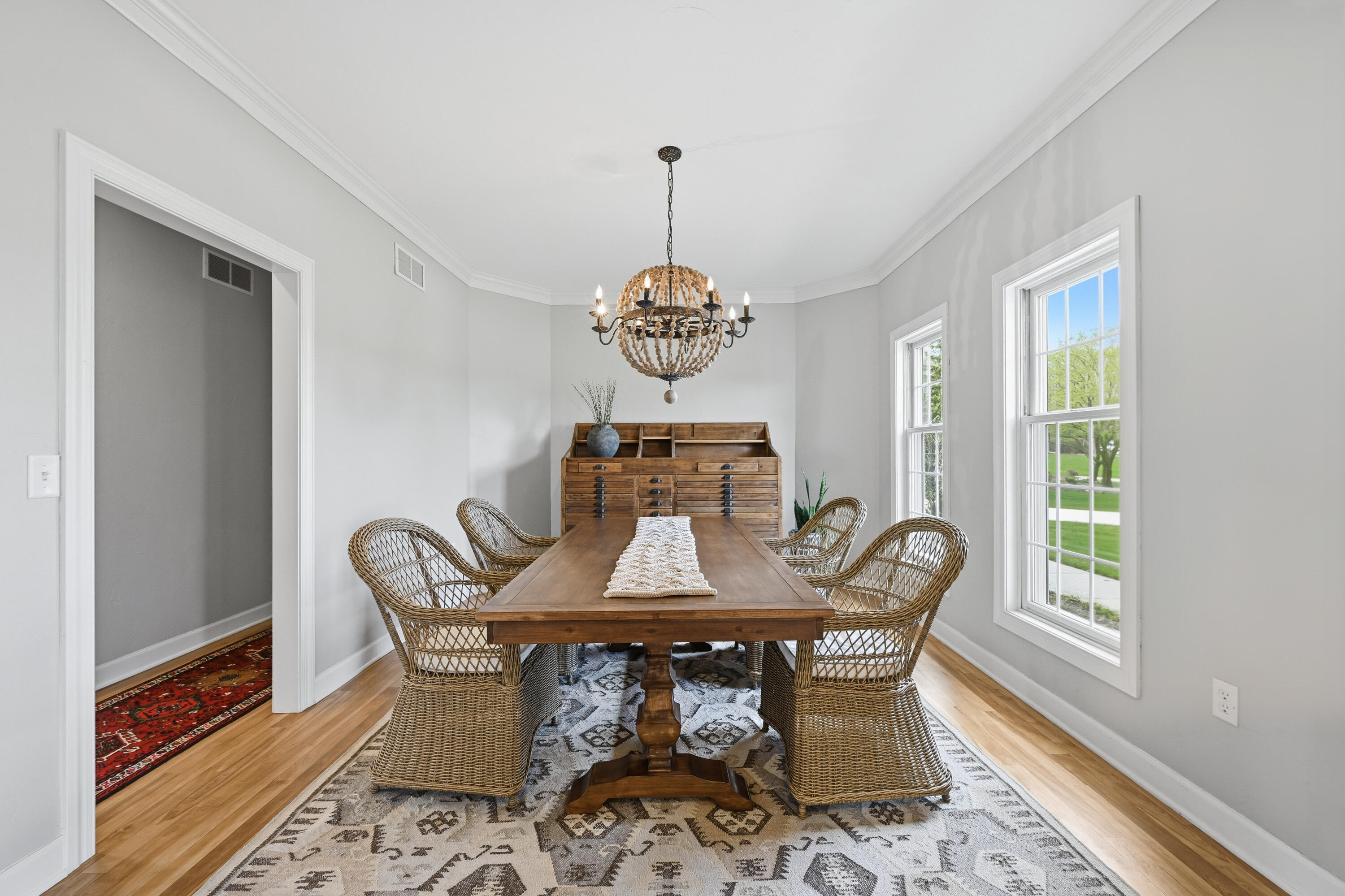 W223N3589 Ridgeside Court Pewaukee, WI 53072 - Photo 20 of 42 Dining Room