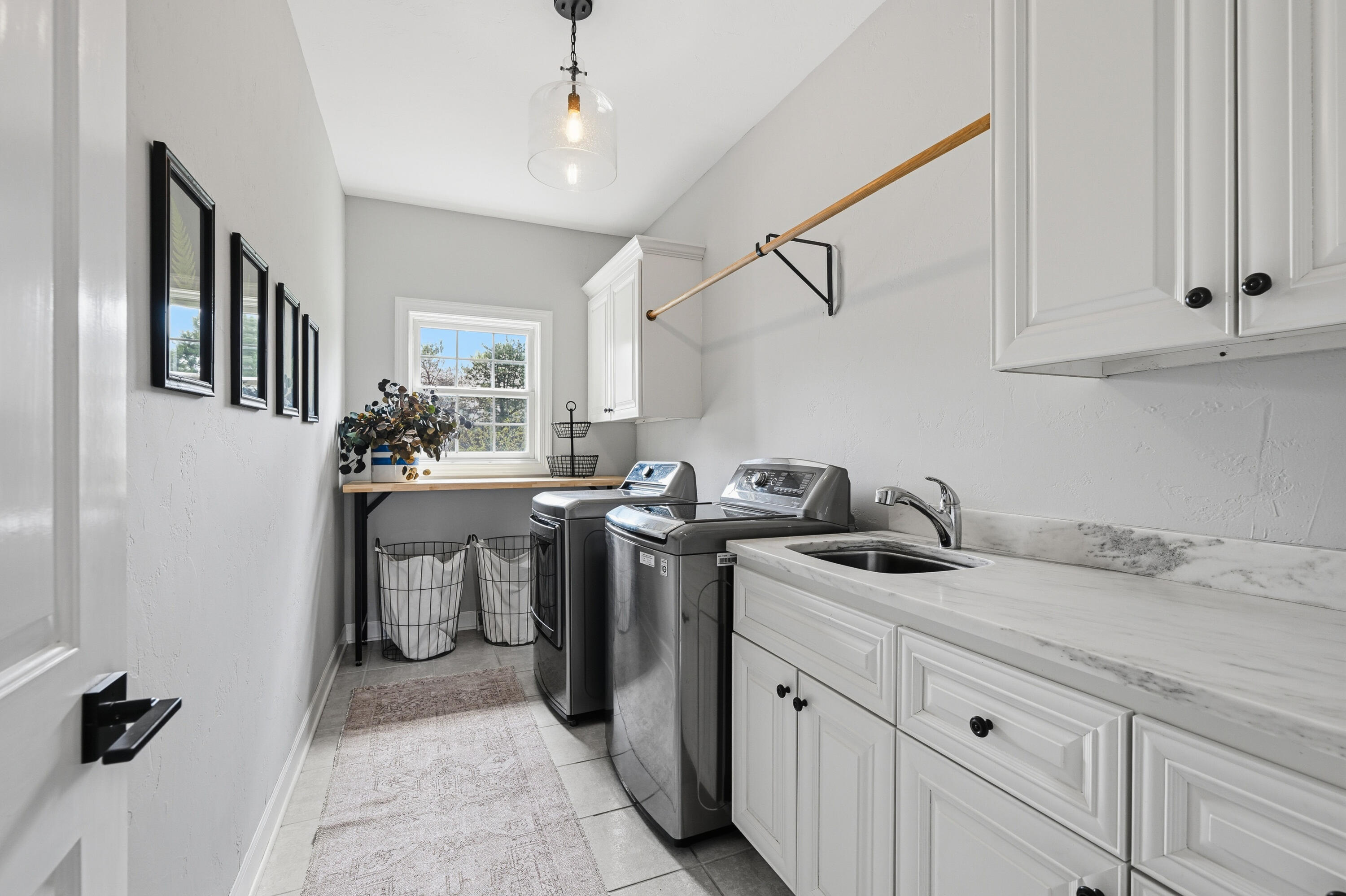 W223N3589 Ridgeside Court Pewaukee, WI 53072 - Photo 22 of 42 Laundry on Main
