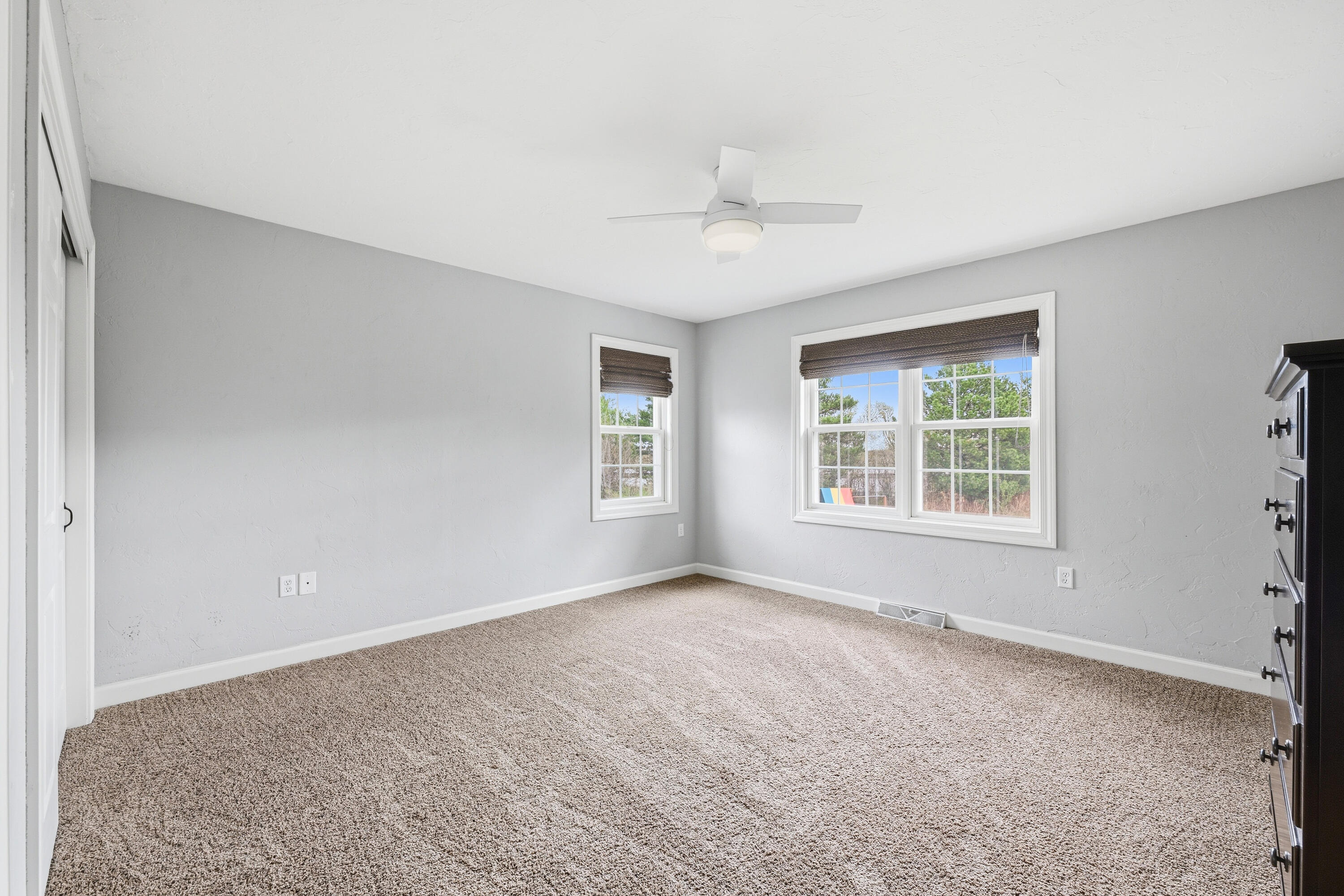 W223N3589 Ridgeside Court Pewaukee, WI 53072 - Photo 32 of 42 Bedroom 4