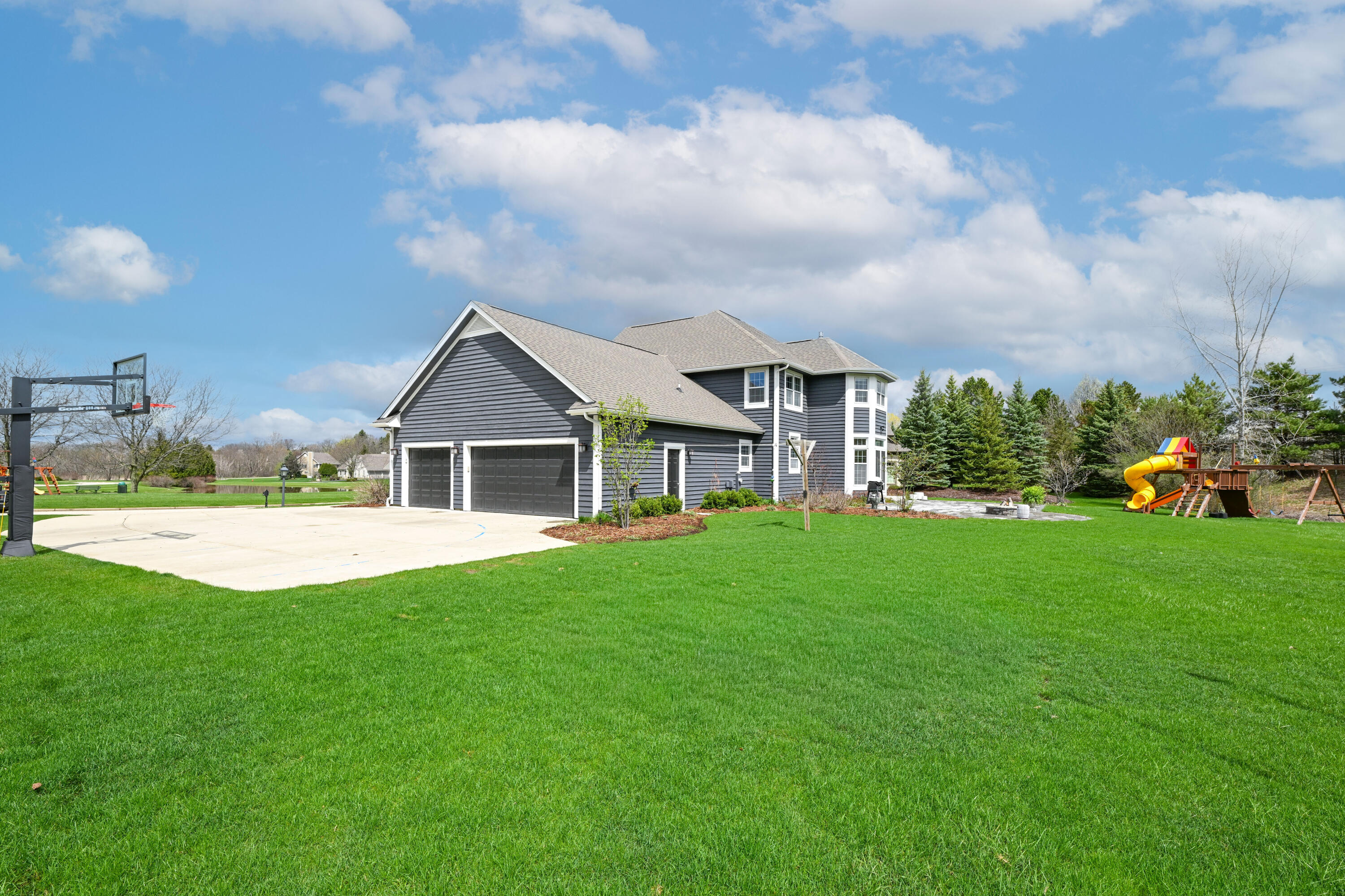 W223N3589 Ridgeside Court Pewaukee, WI 53072 - Photo 38 of 42 3 Car Garage