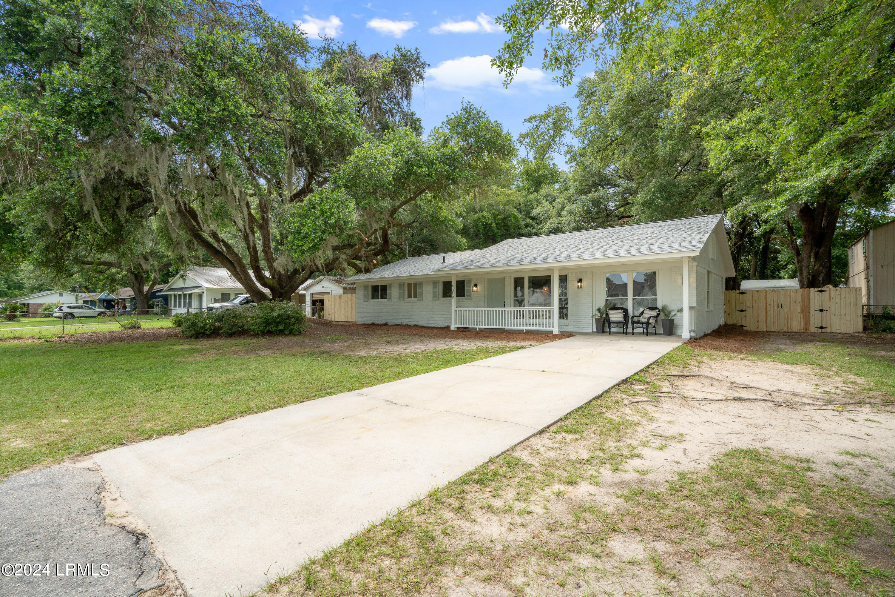 4019 Shell Point Road Beaufort, SC 29906 - Photo 5 of 36 4019 Shell Point Road-3