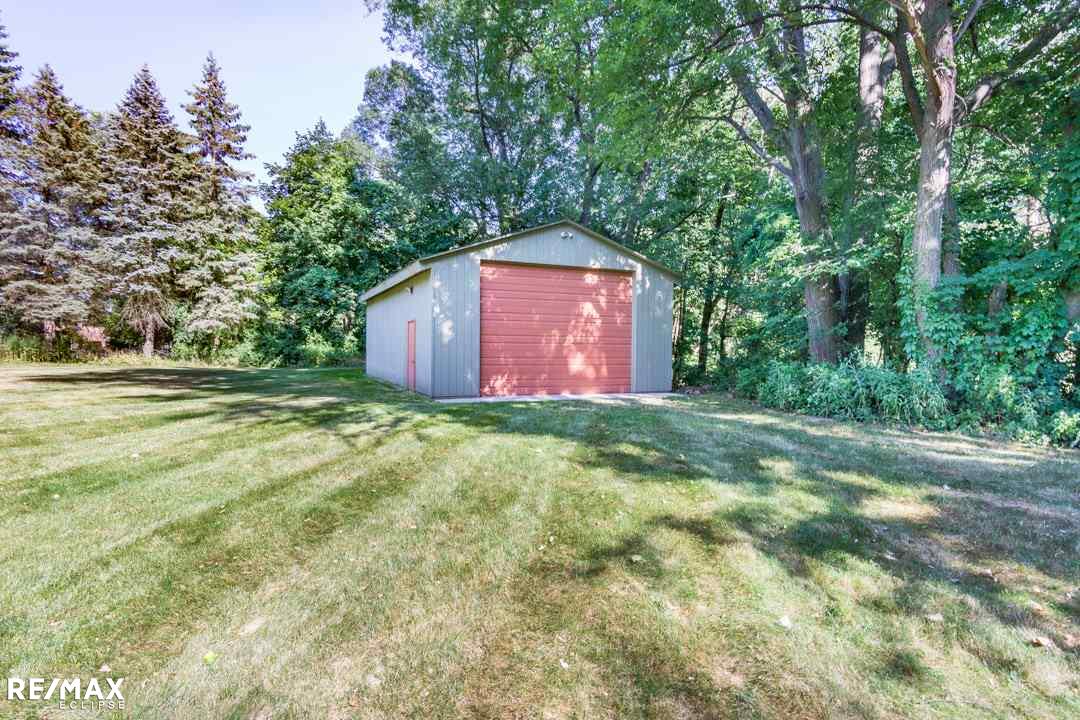 753 Charlesina Drive Rochester, MI 48306 - Photo 30 of 37 31356399-29.JPG
