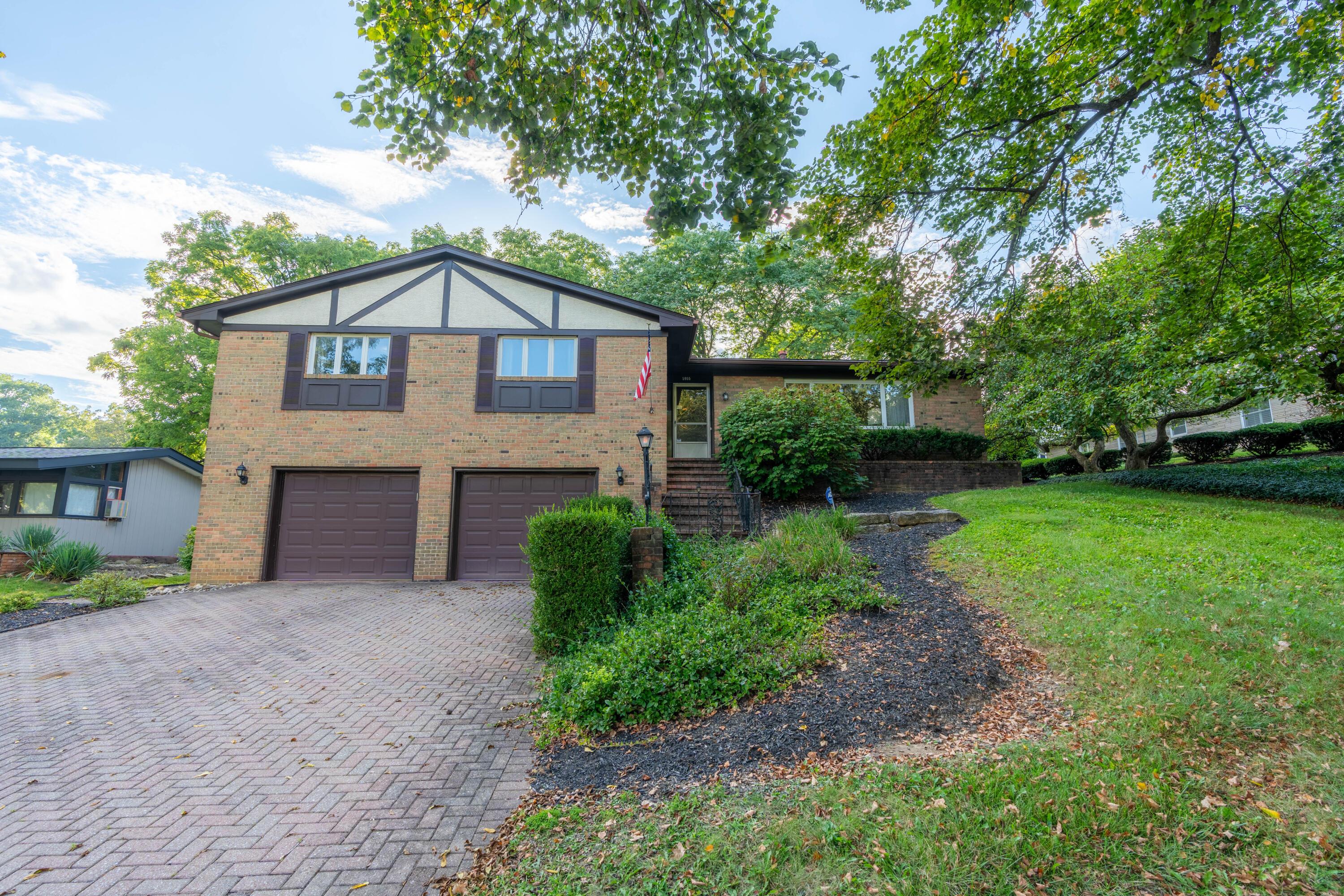 5955 Litchfield Road Columbus, OH 43235 - Photo 1 of 22 5955 Litchfield-2