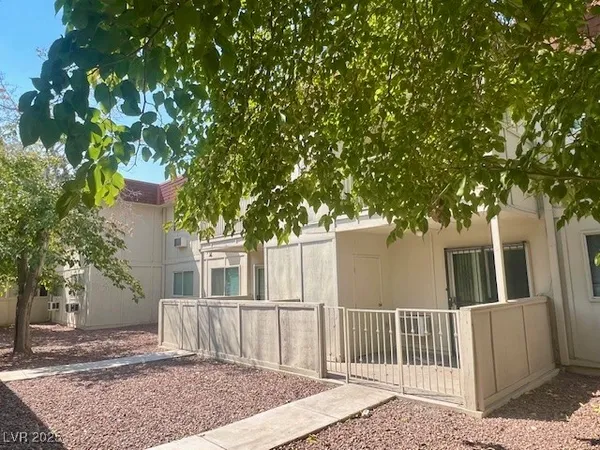$1,350 | 5346 South Swenson Street, Unit 35, Las Vegas, NV 89119
