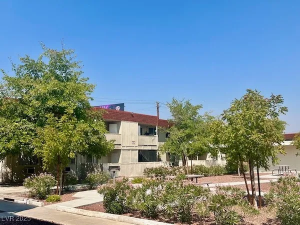 $1,350 | 5346 South Swenson Street, Unit 35, Las Vegas, NV 89119