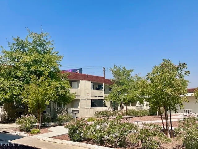 $1,350 | 5346 South Swenson Street, Unit 35, Las Vegas, NV 89119