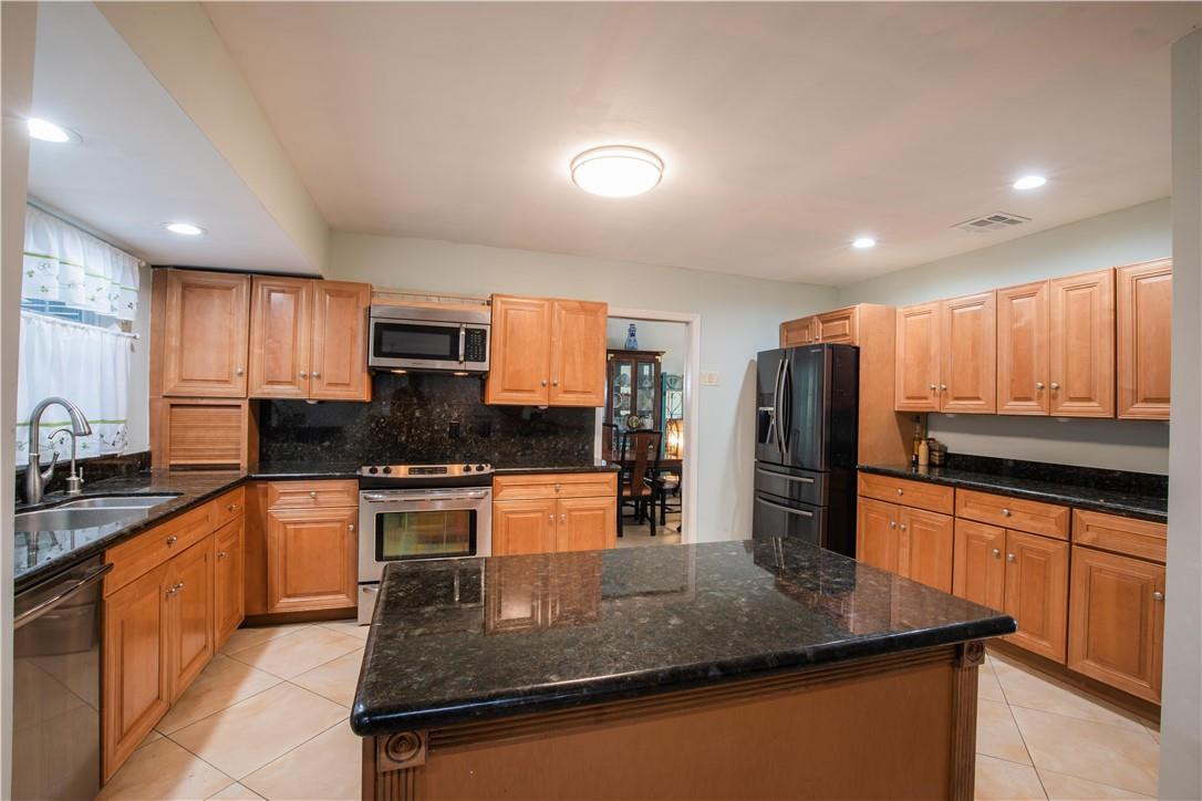 20889 Morada Court Boca Raton, FL 33433 - Photo 10 of 27 Photo 10