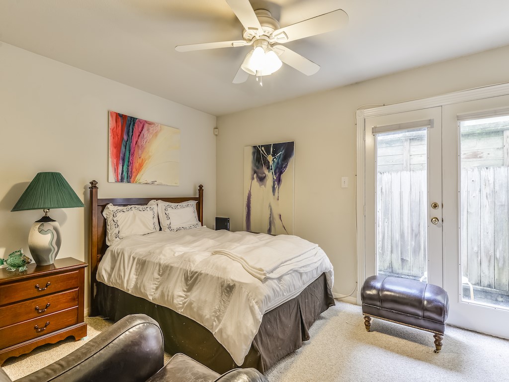 6409 Prague Street Houston, TX 77007 - Photo 7 of 11 The secondary bedroom is on the first floor.