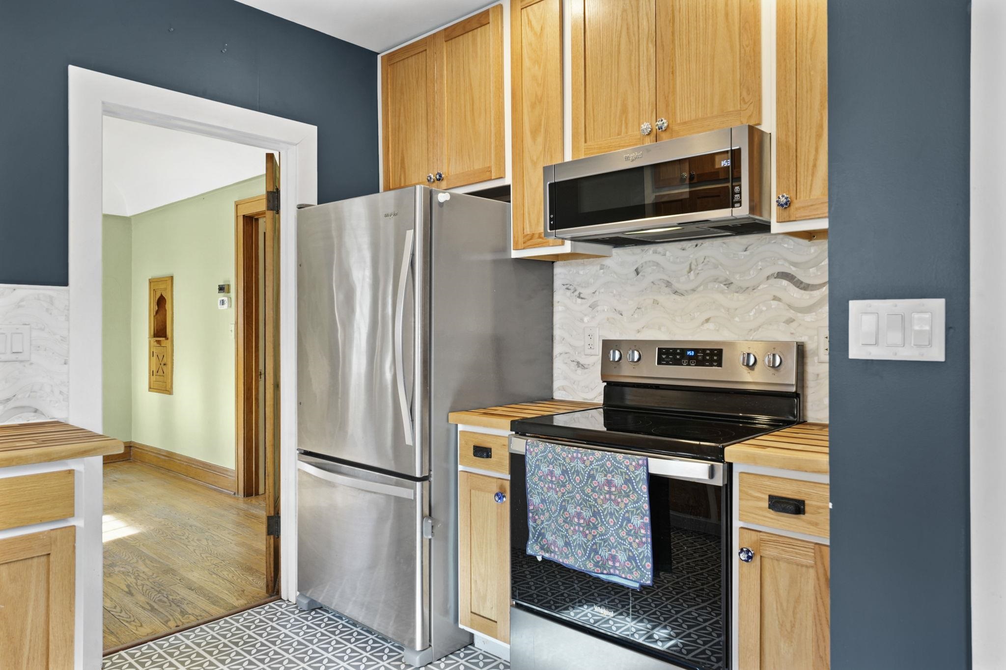 1433 Spaight Street Madison, WI 53703 - Photo 14 of 59