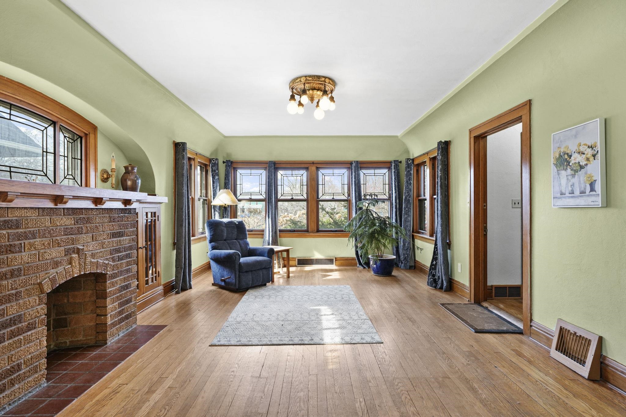 1433 Spaight Street Madison, WI 53703 - Photo 2 of 59