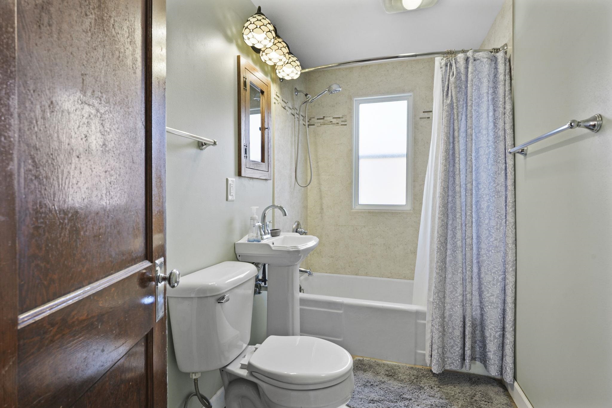 1433 Spaight Street Madison, WI 53703 - Photo 30 of 59