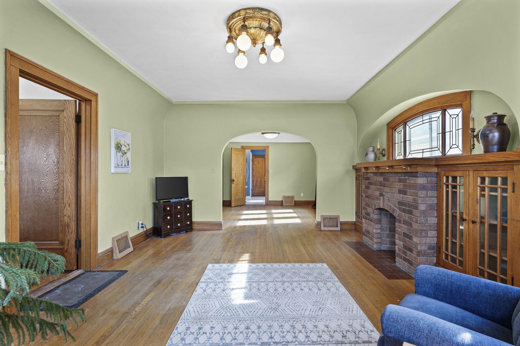 1433 Spaight Street Madison, WI 53703 - Photo 3 of 59